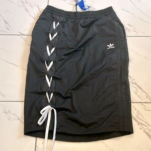 Women’s Adidas laced Midi Skirt size small